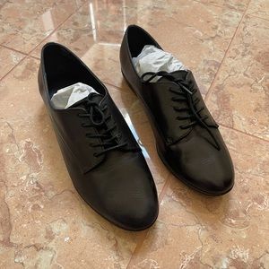 New Women’s Size 9 Black Loafers